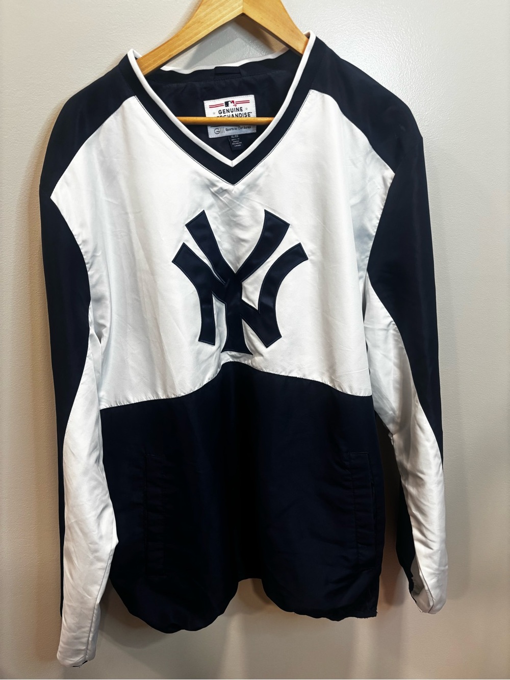 Genuine Merchandise New York Yankees Navy & White Pullover